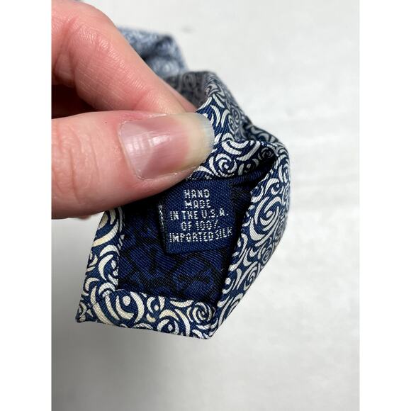 VINEYARD VINES Bundle of 2 Men's Neck Ties 100% Silk Rose Grill Corn Burger - Picture 13 of 16